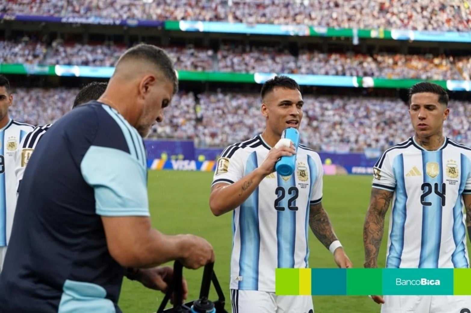 Las fotos de El Litoral en una noche histórica: Argentina le ganó 3-0 a Argelia.