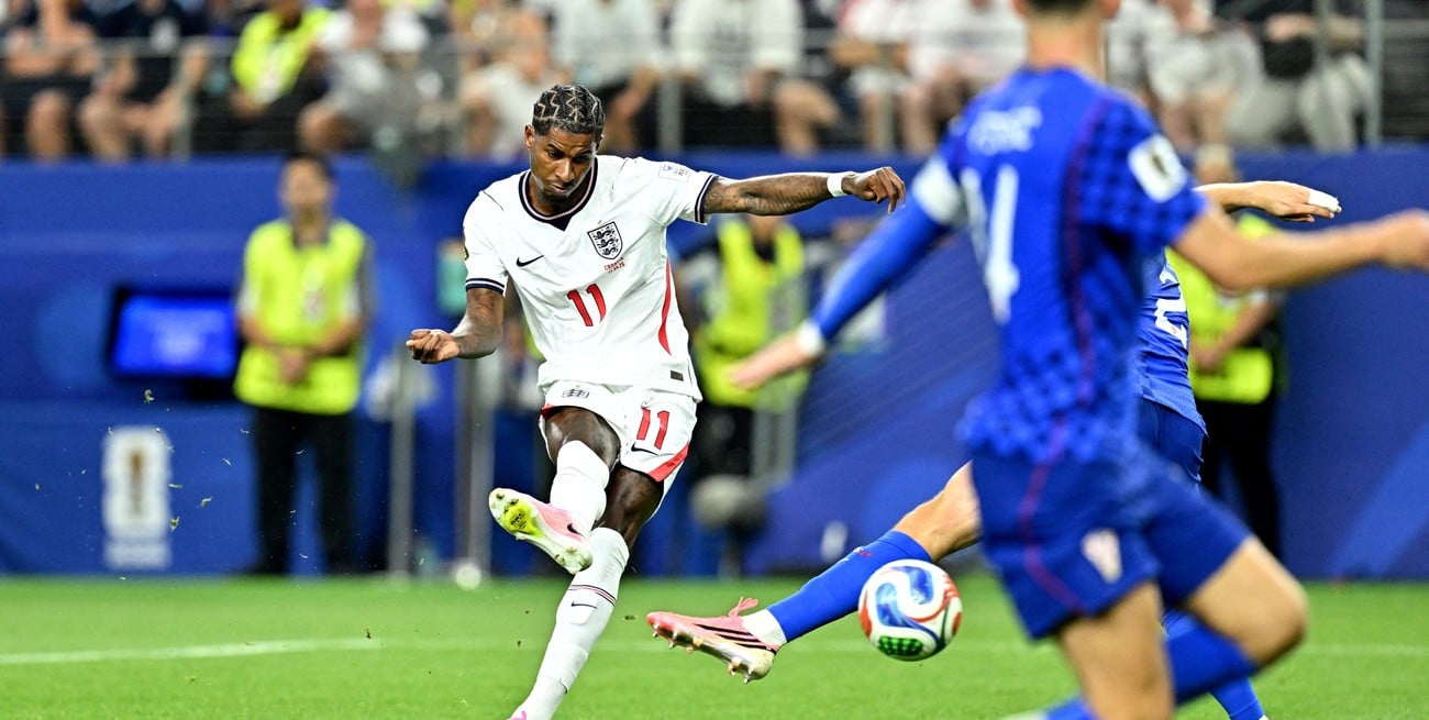 Inglaterra fue más que Croacia y debutó con show de goles