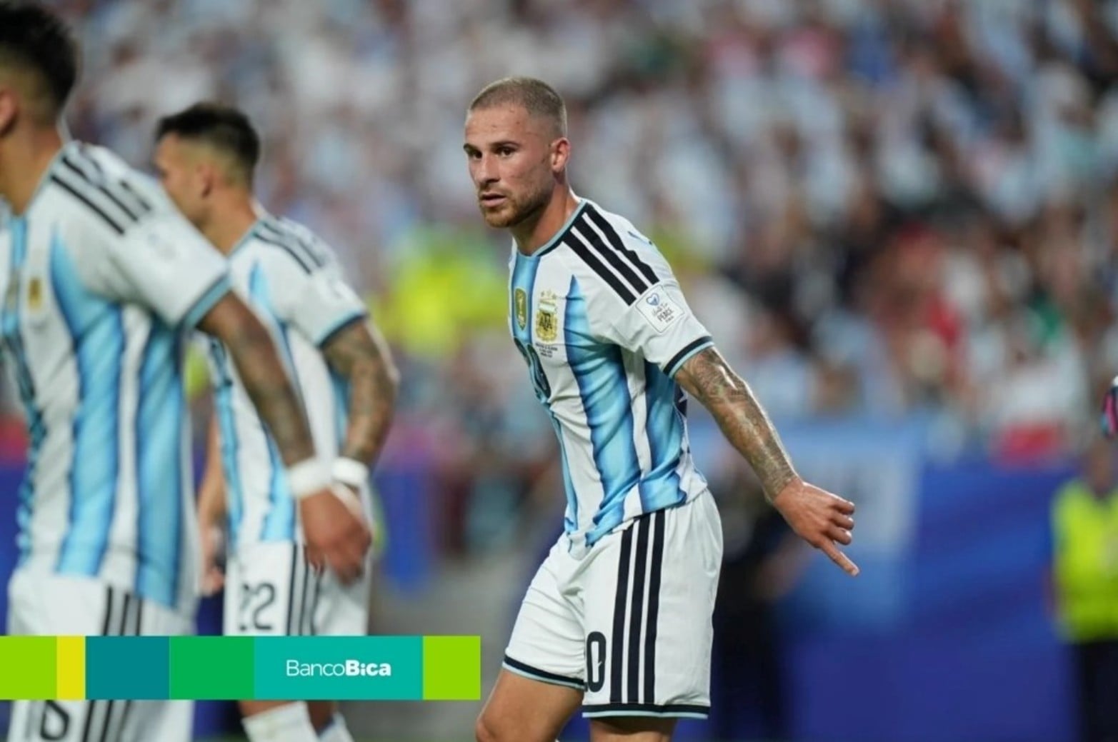 Las fotos de El Litoral en una noche histórica: Argentina le ganó 3-0 a Argelia.