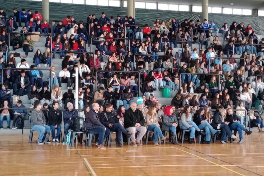 Jóvenes y personas mayores participaron de una jornada de debate y formación en el Centro 29.