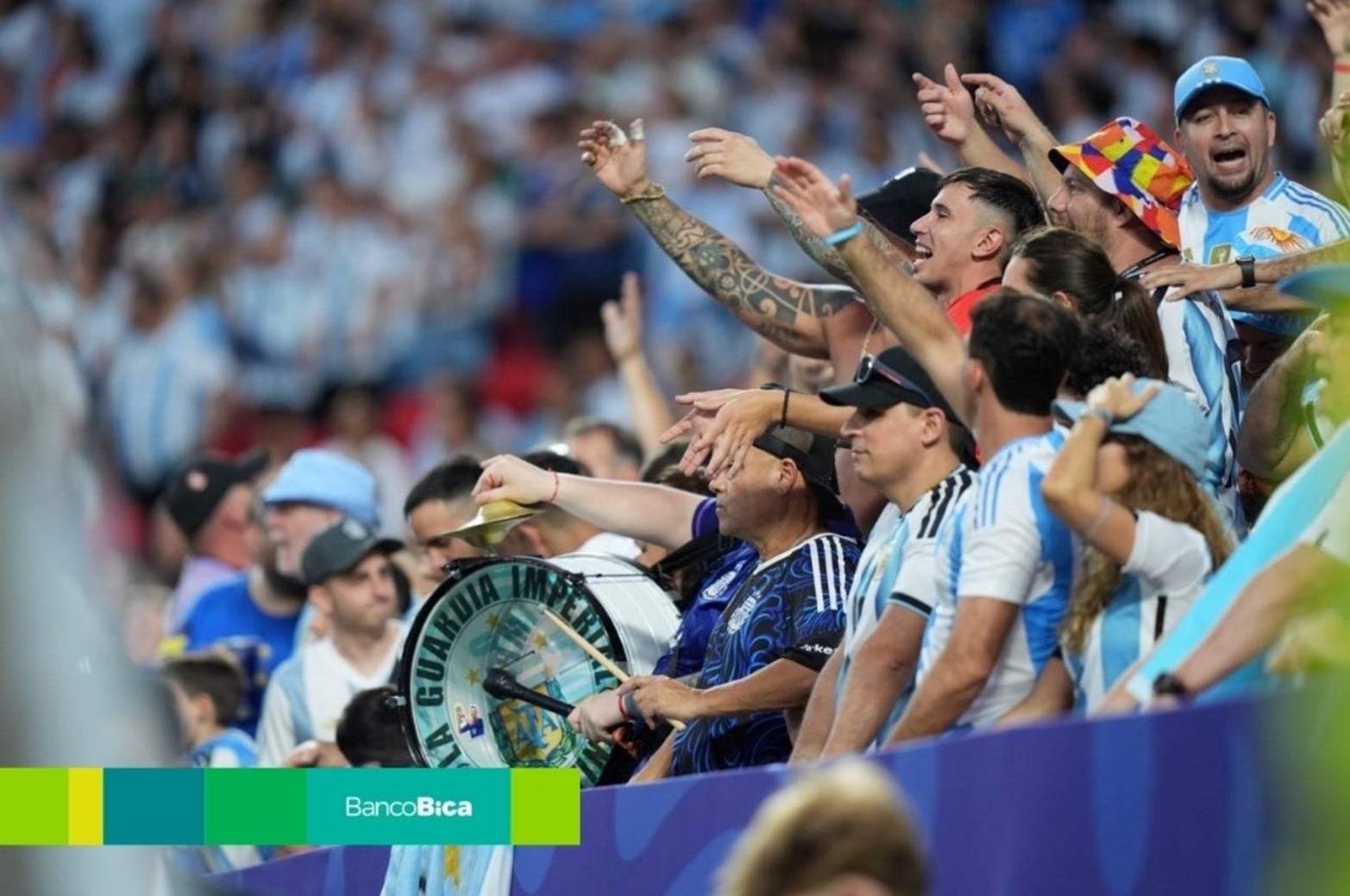 Las fotos de El Litoral en una noche histórica: Argentina le ganó 3-0 a Argelia.