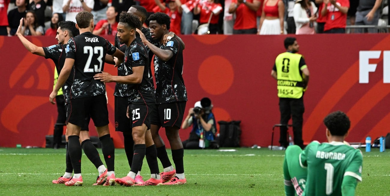 Canadá goleó 6 a 0 a Qatar y sumó su primer triunfo en la historia de los mundiales