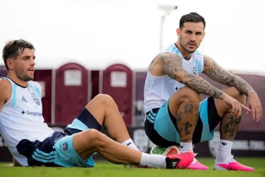 Lo Celso y Paredes, dos que tendrían minutos el lunes contra Austria. Foto: Redes sociales.