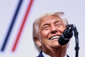 Frente a versiones que indicaban un presunto desembolso multimillonario por parte de las arcas norteamericanas hacia Teherán, Trump utilizó sus canales oficiales para desmentir categóricamente los rumores. REUTERS/Evelyn Hockstein