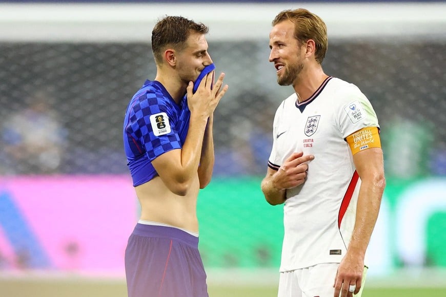 Soccer Football - FIFA World Cup 2026 - Group L - England v Croatia - Dallas Stadium, Arlington, Texas, U.S. - June 17, 2026
England's Harry Kane and Croatia's Josip Stanisic after the match REUTERS/Hannah Mckay