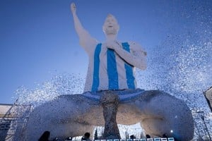 La estatua de Messi alcanza los 26 metros de altura.