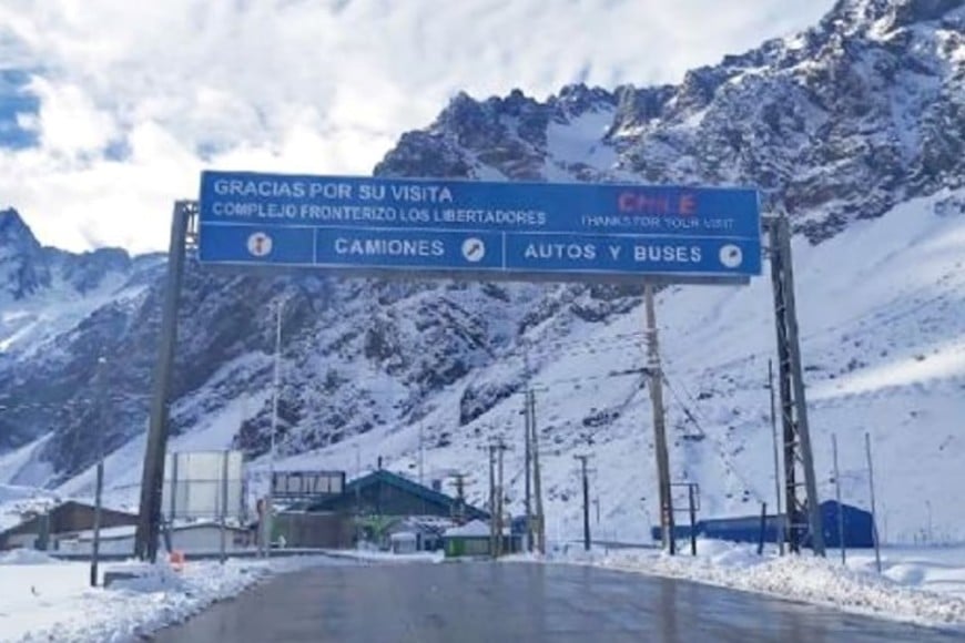 El cierre implica la interrupción total del tránsito entre Mendoza y Chile