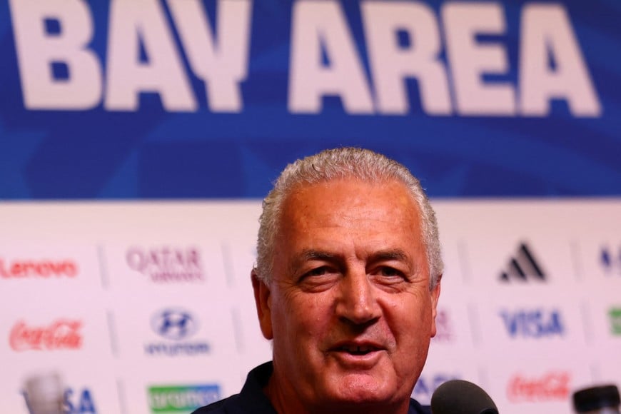 Soccer Football - FIFA World Cup 2026 - Paraguay Press Conference - San Francisco Bay Area Stadium, Santa Clara, California, U.S. - June 18, 2026
Paraguay coach Gustavo Alfaro during the press conference REUTERS/Eloisa Lopez
