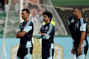 Pablo Aimar integra el cuerpo técnico de Lionel Scaloni junto a Walter Samuel y Roberto Ayala. Foto: Reuters