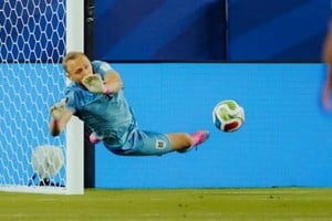 Alexander Schlager fue titular en la victoria de Austria ante Jordania por el Grupo J.