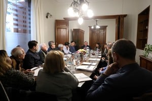 Asociaciones Italianas y vecinos sumaron aportes para renovar Plaza Italia