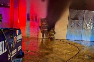 Durante mas de 3 horas los bomberos lucharon contra las llamas. Foto: Gentileza