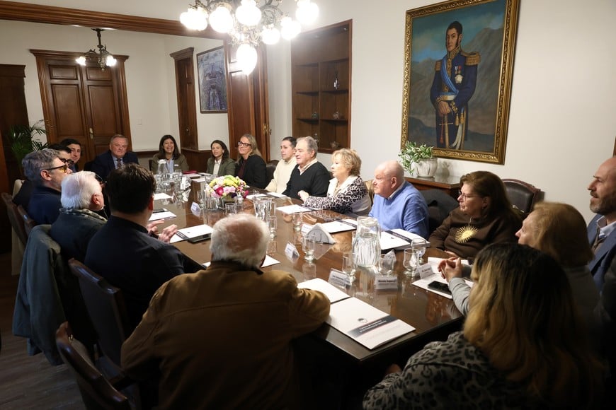 Asociaciones Italianas y vecinos sumaron aportes para renovar Plaza Italia