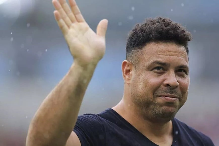 Ronaldo Luís Nazário de Lima, ?  exfutbolista y dirigente deportivo brasileño.
