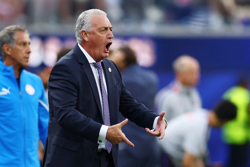 Soccer Football - FIFA World Cup 2026 - Group D - United States v Paraguay - Los Angeles Stadium, Inglewood, California, U.S. - June 12, 2026
Paraguay coach Gustavo Alfaro reacts REUTERS/Matthew Childs