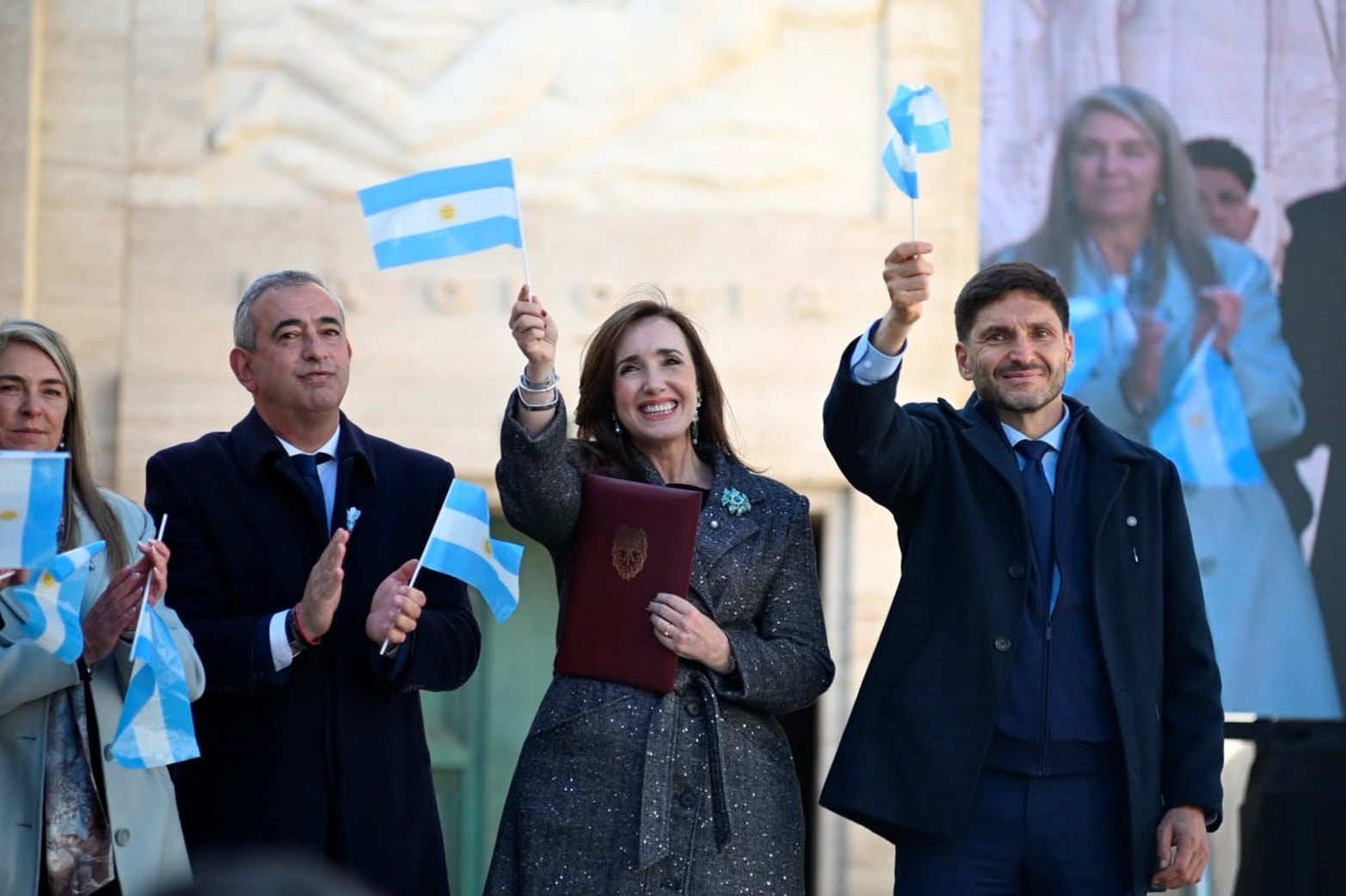 Acto del Dia de la Bandera en Rosario.