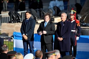 Milei encabezó el acto central por el Día de la Bandera en el Monumento de Rosario.
