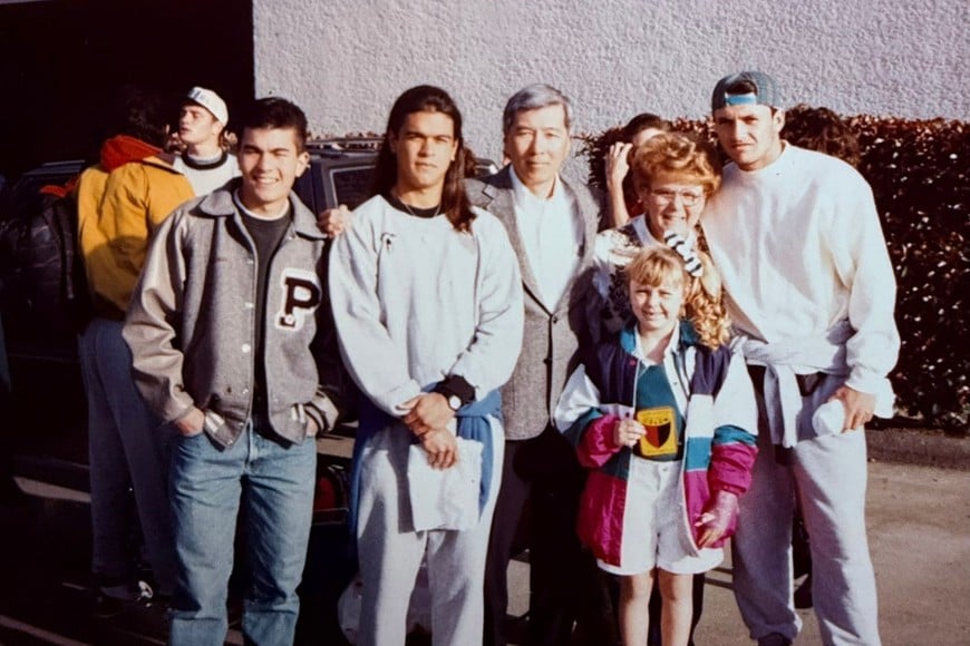 Aaron, Hernán Suárez, los padres y la hermana de Aaron y Daniel Malisani. La foto es en Dallas, en 1994