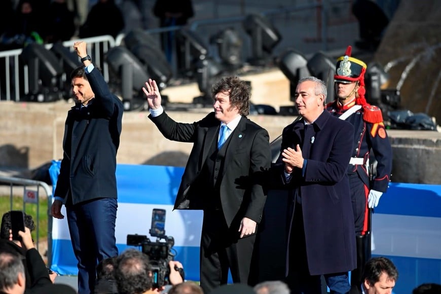 Desde el Monumento a la Bandera, la cobertura de El Litoral
