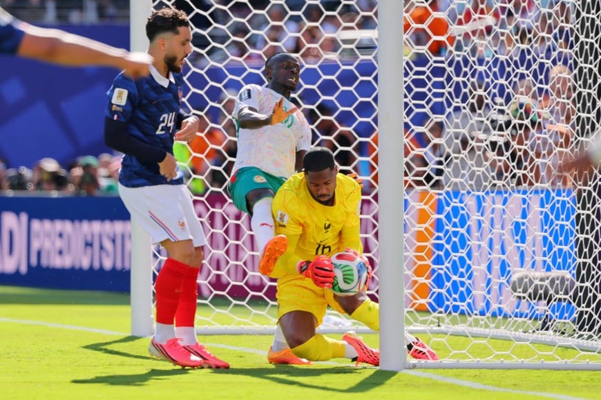 Soccer Football - FIFA World Cup 2026 - Group I - France v Senegal - New York/New Jersey Stadium, East Rutherford, New Jersey, U.S. - June 16, 2026
Senegal's Sadio Mane in action with France's Mike Maignan and Rayan Cherki IMAGN IMAGES via Reuters/Caean Couto
