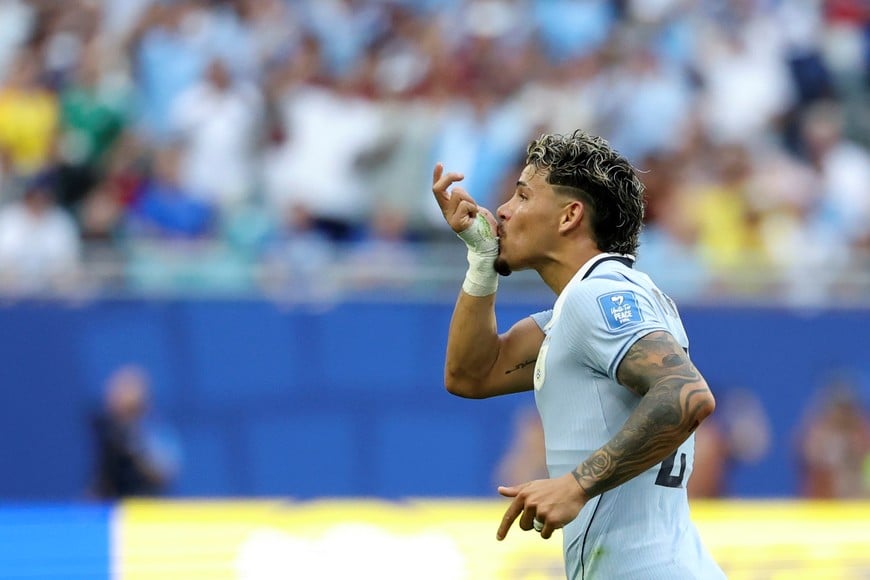 (260621) -- MIAMI, 21 junio, 2026 (Xinhua) -- El jugador Maximiliano Araújo, de Uruguay, festeja una anotación durante el partido del Grupo H de la fase de grupos de la Copa Mundial de la FIFA 2026 ante Cabo Verde, celebrado en el Estadio Miami, en Miami, Estados Unidos, el 21 de junio de 2026. (Xinhua/Zhang Chen) (rtg) (vf)