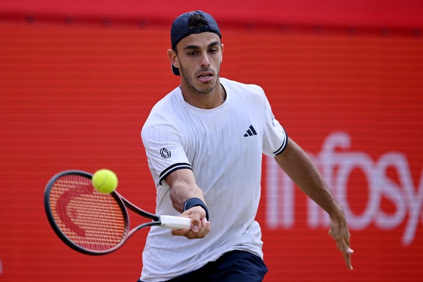 Tennis - Queen's Club Championships - Queen's Club, London, Britain - June 21, 2026
Argentina's Francisco Cerundolo in action during his final match against Tommy Paul of the U.S. REUTERS/Jaimi Joy