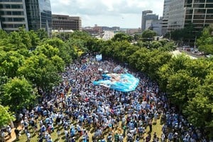 Magnifica toma aérea con el drone de El Litoral en pleno centro de Dallas