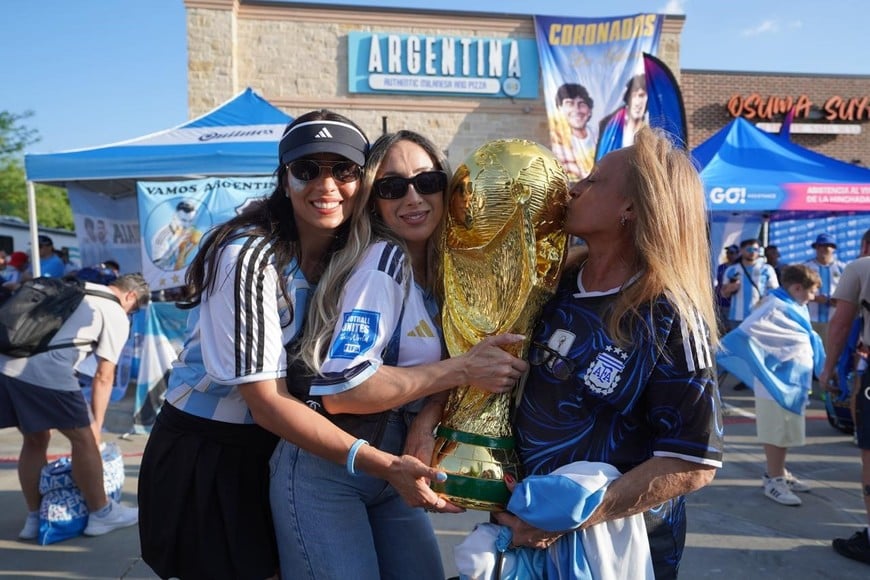 Las chicas también se divierten... y con la copa
