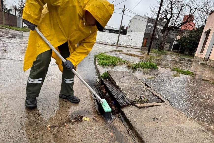 La acción de las cuadrillas municipales ante las eventuales lluvias intensas es clave, al igual que el accionar del resto de la ciudadanía. Archivo
