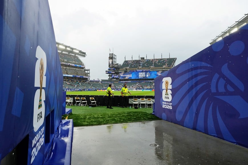 Soccer Football - FIFA World Cup 2026 - Group I - France v Iraq - Philadelphia Stadium, Philadelphia, Pennsylvania, U.S. - June 22, 2026
General view inside the stadium as a weather warning is displayed on the big screen at half time IMAGN IMAGES via Reuters/Kyle Ross
