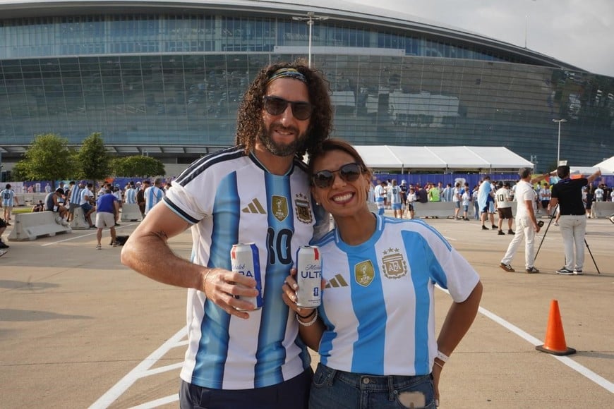 Los argentinos viven a pleno la previa del choque con Austria. Foto: Fernando Nicola