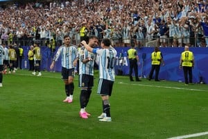 Messi: “Ya le dimos varias alegrías a la gente, pero intentaremos darle una más”. Foto: Fernando Nicola