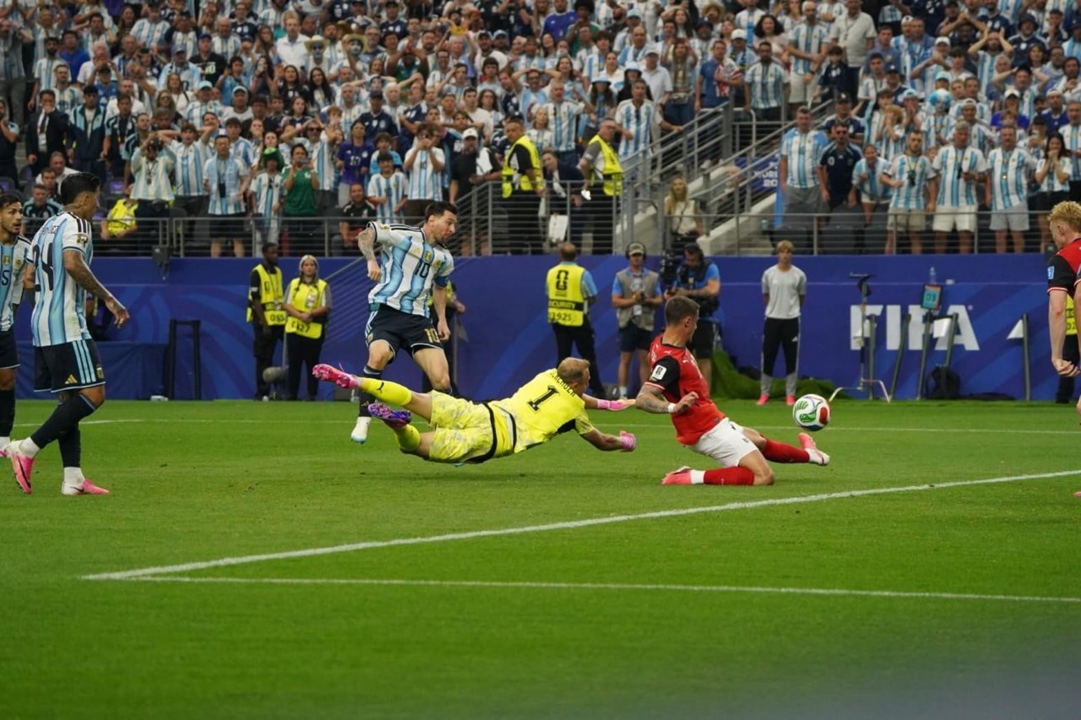 La secuencia del segundo gol de Lionel Messi para Argentina en el triunfo ante Austria.