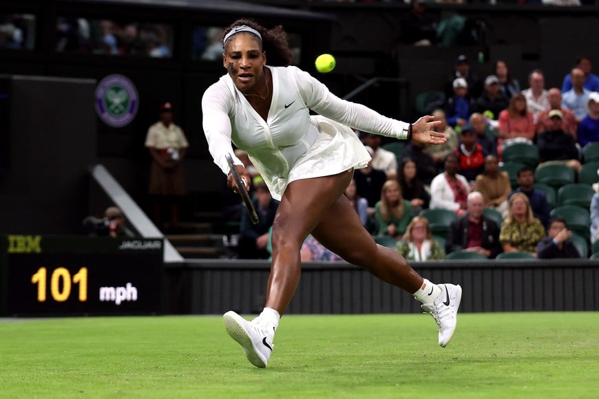 Tennis - Wimbledon - All England Lawn Tennis and Croquet Club, London, Britain - June 28, 2022
Serena Williams of the U.S. in action during her first round match against France's Harmony Tan REUTERS/Matthew Childs