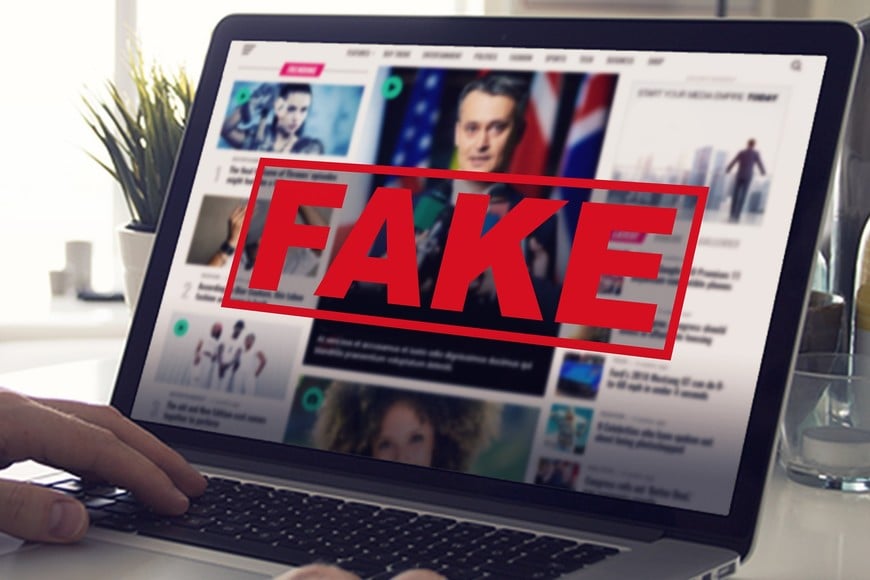 El concepto de noticia falsa (fake news) abarca múltiples aristas que van desde el error involuntario por falta de chequeo hasta la creación intencionada de falsedades con el objetivo político o comercial de operar la opinión pública.