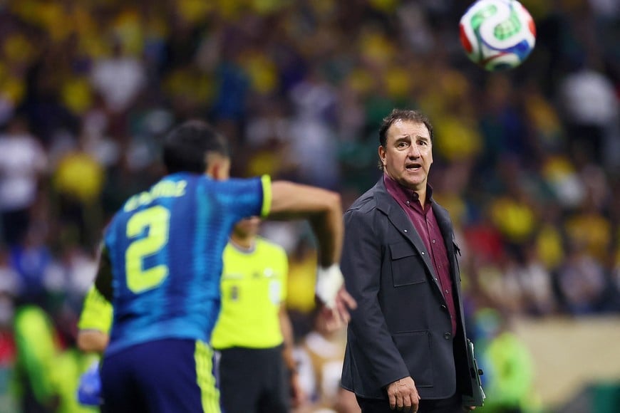 Soccer Football - FIFA World Cup 2026 - Group K - Uzbekistan v Colombia - Estadio Azteca, Mexico City, Mexico - June 17, 2026
Colombia coach Nestor Lorenzo looks on REUTERS/Eloisa Sanchez