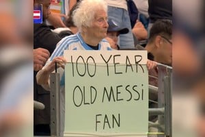 La mujer de 99 años fanática de Lionel Messi que emocionó a todos en el Mundial.