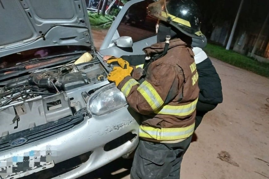 bomberos rescatan a una mujer vuelco azopardo y la pampa