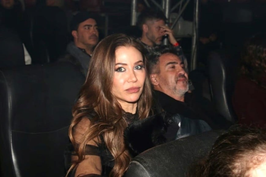 Adabel Guerrero y Rodrigo Alenaz fueron a ver "Drácula II Resurrección"