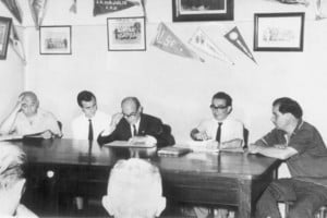 Por aquel entonces. En calle Corrientes. Reuniones y toma de decisiones. Archivo EL