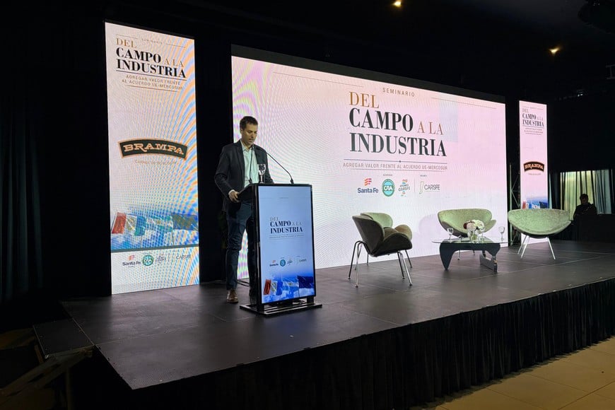 “La producción y la industria generan riqueza. La política tiene la responsabilidad de crear las condiciones para que esa riqueza pueda desarrollarse. Cuando esos objetivos se alinean, las regiones crecen”, sostuvo.