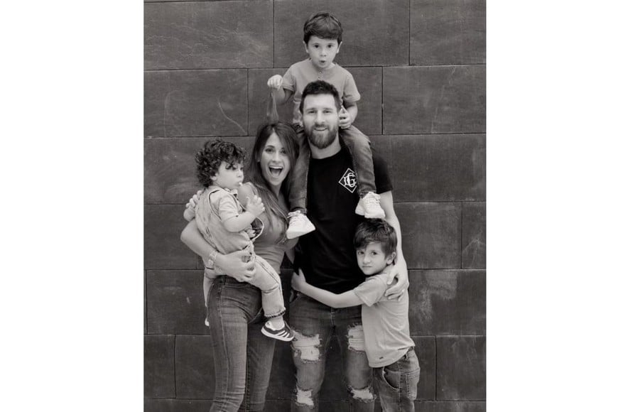 La publicación incluyó fotos familiares junto a Thiago, Mateo y Ciro.