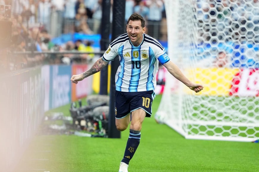 (260622) -- DALLAS, 22 junio, 2026 (Xinhua) -- El jugador Lionel Messi, de Argentina, festeja su segunda anotación durante el partido del Grupo J de la fase de grupos de la Copa Mundial de la FIFA 2026 ante Austria, celebrado en el Estadio Dallas, en Dallas, Estados Unidos, el 22 de junio de 2026. (Xinhua/Jia Haocheng) (rtg) (ce)
