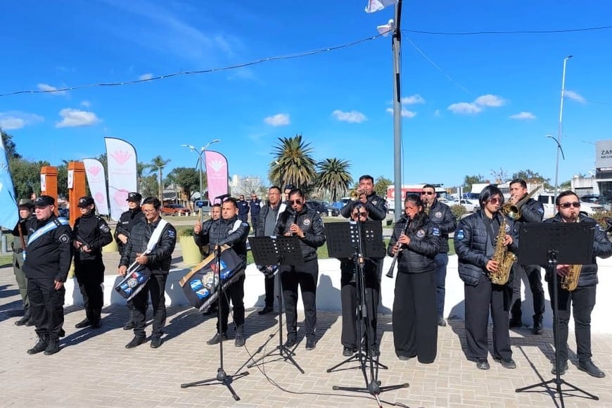 Homenajes, música y emoción en los festejos por los 134 años de Vera