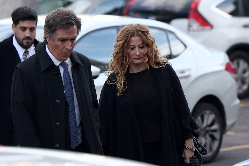 Nancy Edith Forlini arrives at the San Isidro court before a hearing to determine the future of soccer legend Diego Maradona's trial, after one of the three presiding judges stood down from the case amid accusations of ethical breaches, in San Isidro, on the outskirts of Buenos Aires, Argentina, May 29, 2025. REUTERS/Agustin Marcarian
