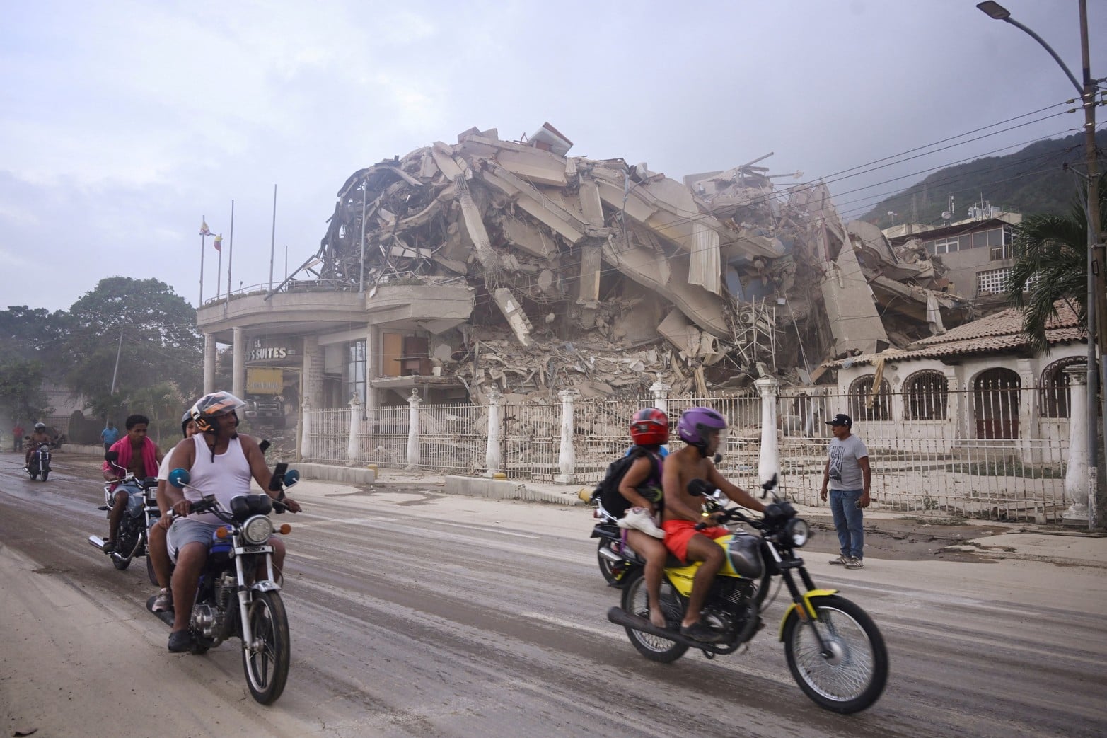 Caos generalizado en Venezuela por el feroz sismo.