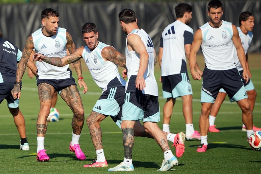 Soccer Football - FIFA World Cup 2026 - Argentina Training - Sporting KC Training Centre, Kansas City, Kansas, U.S. - June 24, 2026
Argentina's Lionel Messi, Rodrigo De Paul, Nicolas Otamendi, and teammates during training IMAGN IMAGES via Reuters/Denny Medley