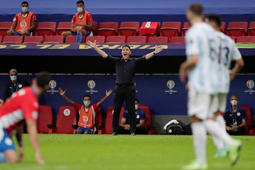 Soccer Football - Copa America 2021 - Group A - Argentina v Paraguay - Estadio Mane Garrincha, Brasilia, Brazil - June 21, 2021 Paraguay coach Eduardo Berizzo reacts during the match REUTERS/Ueslei Marcelino