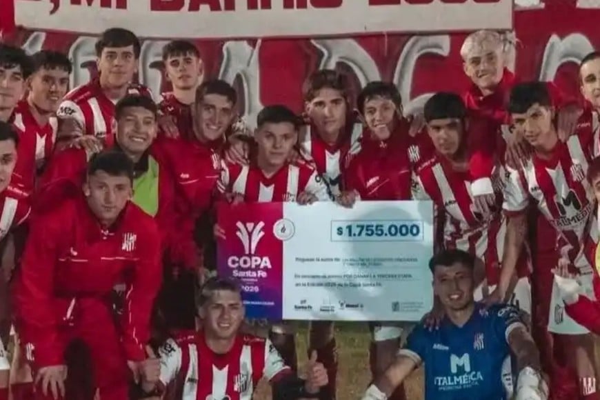 Triunfo, festejo y cheque para el León rafaelino en la Copa Santa Fe. Foto: Prensa 9 de Julio
