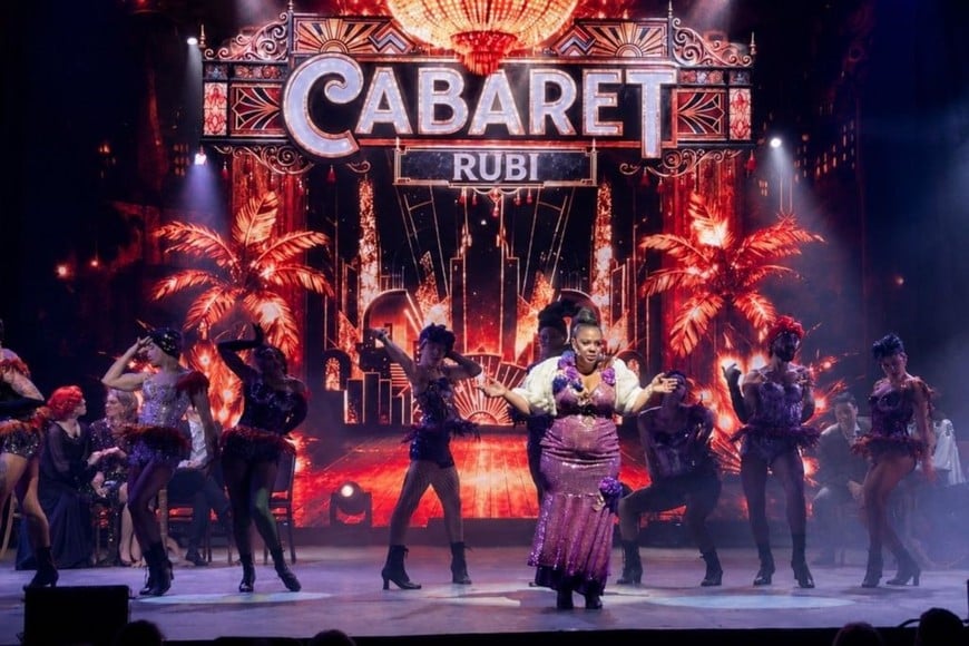 “Drácula II: Resurrección”: Heidy Viciedo (Roxana/Rubí) en uno de sus momentos estelares.